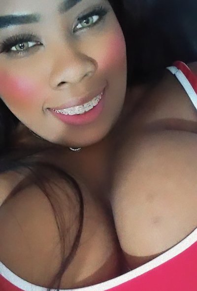 19PerlaSweet naked stripping on cam for live sex video chat