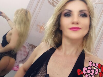 AirisPassion naked stripping on cam for live sex video chat
