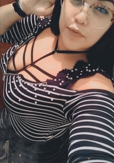 Aishakristal naked stripping on cam for live sex video chat