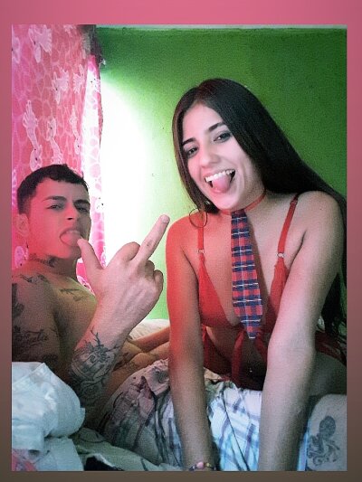 alanna_and_daniel1 naked stripping on cam for live sex video chat