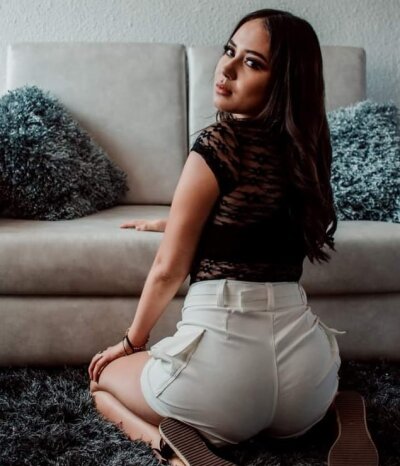 Ariadna_Ricci naked stripping on cam for live sex video chat
