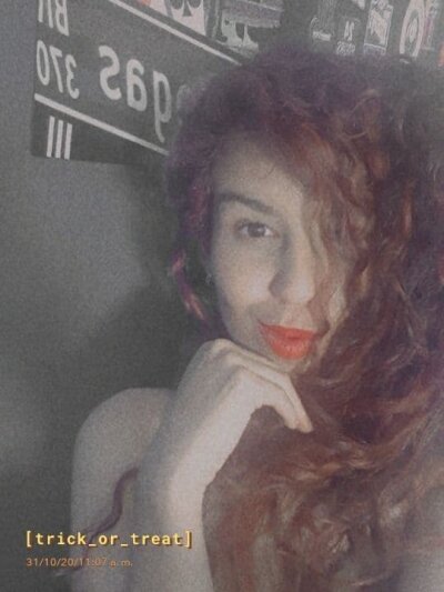Ariana_Thomson naked stripping on cam for live sex video chat