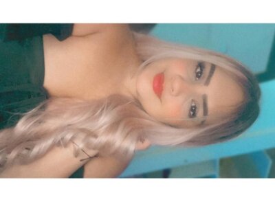 ashleyoficial naked stripping on cam for live sex video chat