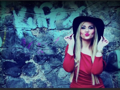_Ava naked stripping on cam for live sex video chat