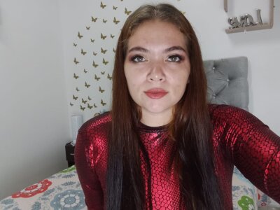 Bella_Arty naked stripping on cam for live sex video chat
