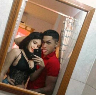 bella_criss naked stripping on cam for live sex video chat