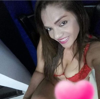 bella_venus naked stripping on cam for live sex video chat