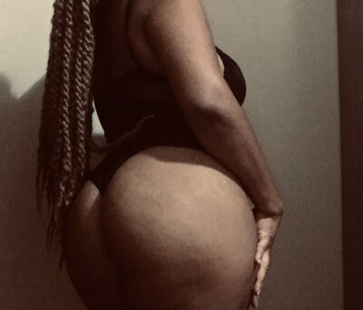 BlackSamyBurn naked stripping on cam for live sex video chat