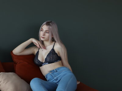 CaxizbenxHian naked stripping on cam for live sex video chat