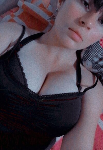 chubbygirl1133 naked stripping on cam for live sex video chat