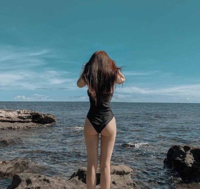 CREAMsweety naked stripping on cam for live sex video chat