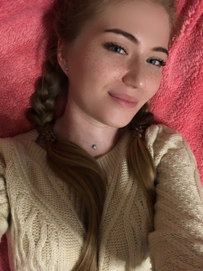 Crystal__Rose naked stripping on cam for live sex video chat