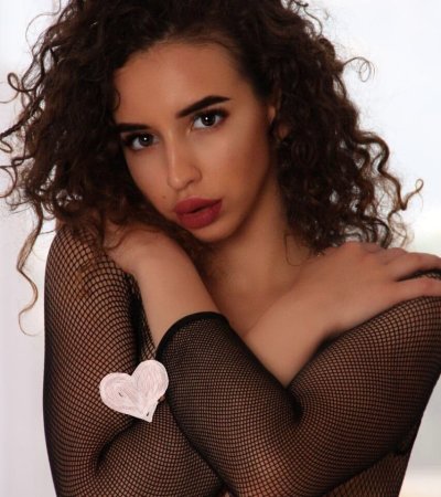 CurlyGirl_ naked stripping on cam for live sex video chat