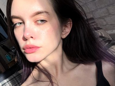 CutePiggie naked stripping on cam for live sex video chat