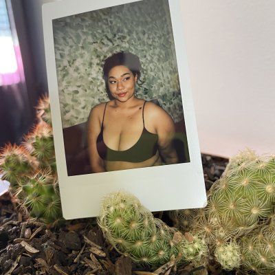 Dakotalove20 naked stripping on cam for live sex video chat