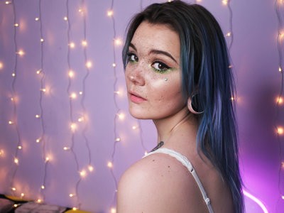 DarcyOtter naked stripping on cam for live sex video chat