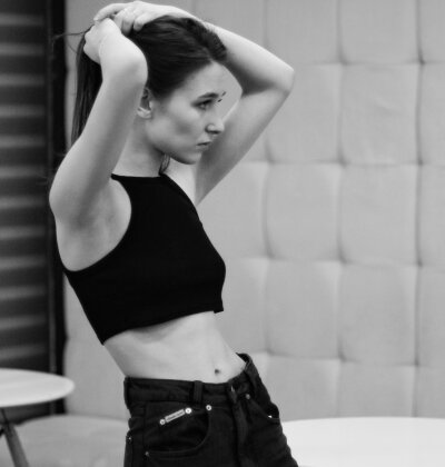 DaynaWilk naked stripping on cam for live sex video chat