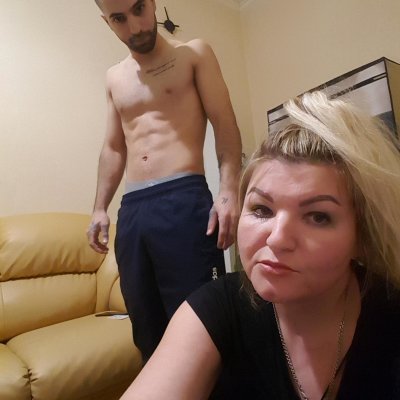 DeanAndRita naked stripping on cam for live sex video chat