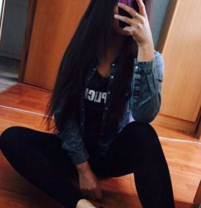 deardorahi naked stripping on cam for live sex video chat