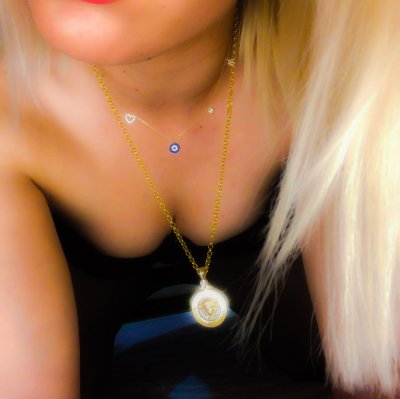 Deriin naked stripping on cam for live sex video chat