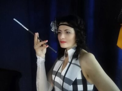 DianWade naked stripping on cam for live sex video chat