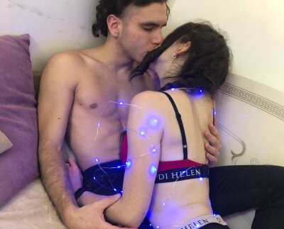 Donni_Milla naked stripping on cam for live sex video chat