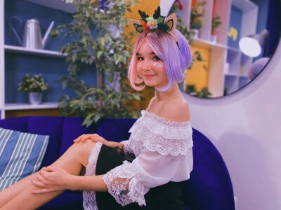 ElfDiana naked stripping on cam for live sex video chat