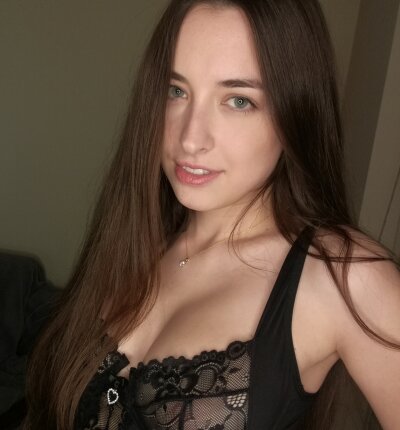 Ellie_Angel naked stripping on cam for live sex video chat
