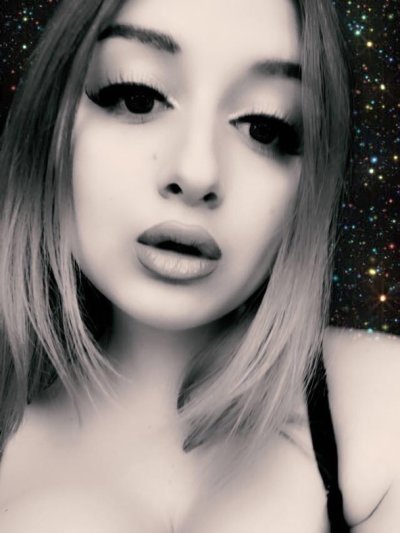 Emely_Bordo naked stripping on cam for live sex video chat