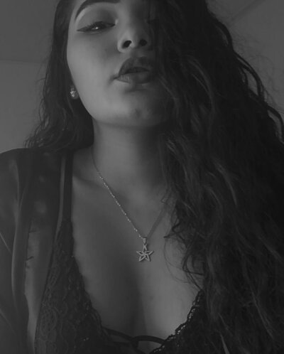 esthefi_malave_ naked stripping on cam for live sex video chat