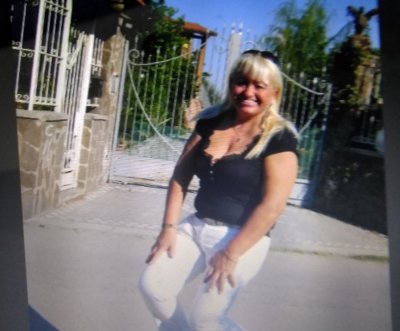 Etasulla_Bulab naked stripping on cam for live sex video chat