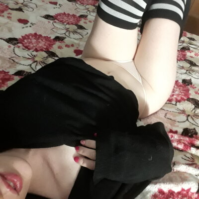 eviesroom naked stripping on cam for live sex video chat