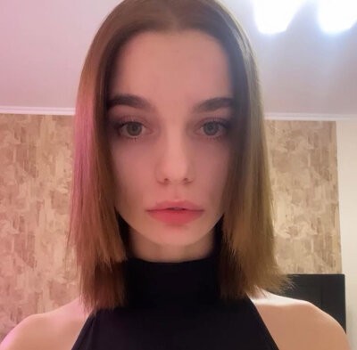 Felicefantasy naked stripping on cam for live sex video chat