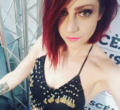 FloraMilano naked stripping on cam for live sex video chat
