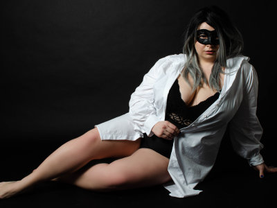 Freya_Vanir naked stripping on cam for live sex video chat
