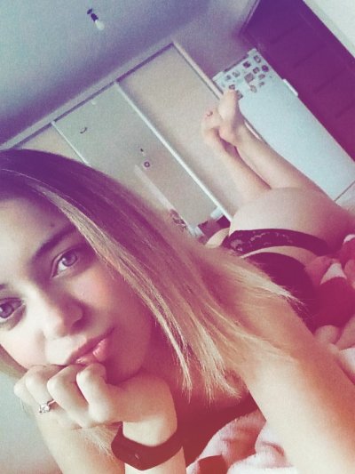 G-race naked stripping on cam for live sex video chat