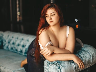 GabbySmol naked stripping on cam for live sex video chat