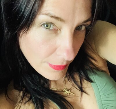 GasolineLady naked stripping on cam for live sex video chat