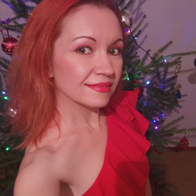 GinaLovejoy naked stripping on cam for live sex video chat