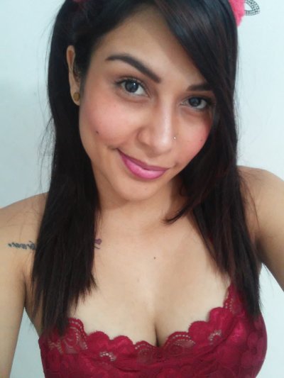 GirlCrazy27 naked stripping on cam for live sex video chat