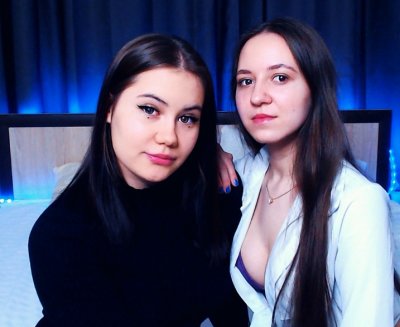 GloriyaDomina naked stripping on cam for live sex video chat