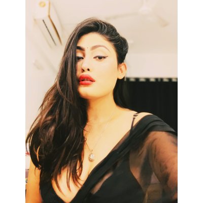 GoddessAnna naked stripping on cam for live sex video chat