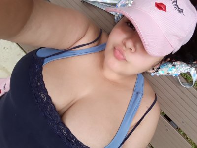 Greysmiller2020 naked stripping on cam for live sex video chat