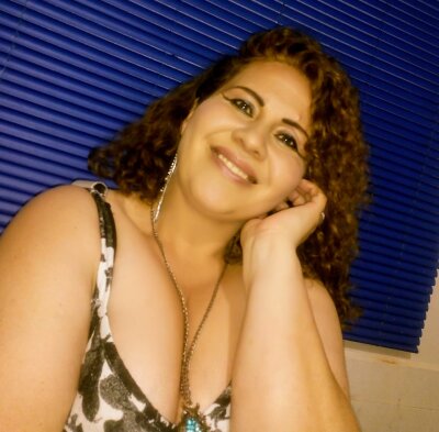 HANNA_BBW_MILF naked stripping on cam for live sex video chat