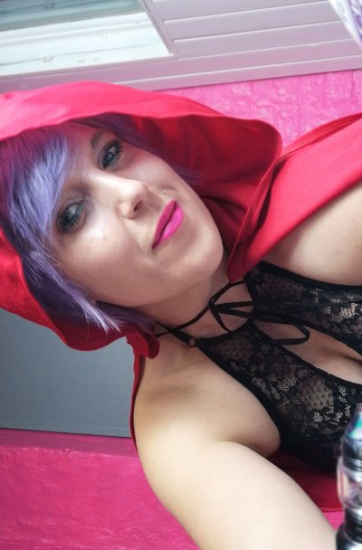 helonaGreysX naked stripping on cam for live sex video chat