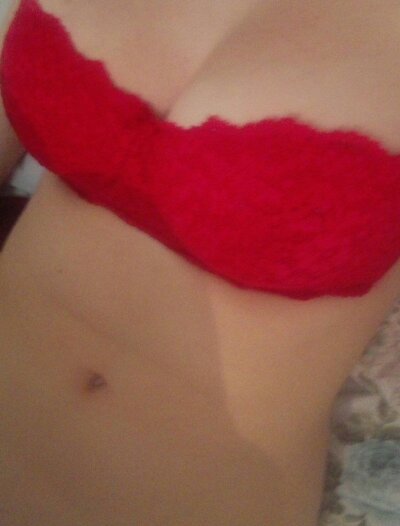 hiciste06 naked stripping on cam for live sex video chat