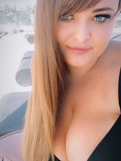 Hot_blooded_ naked stripping on cam for live sex video chat