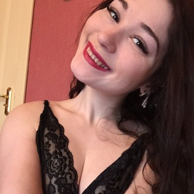 HotSweetTea naked stripping on cam for live sex video chat
