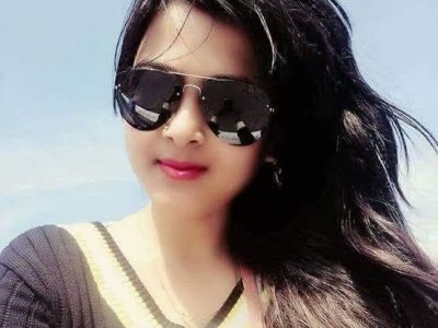 hottygirl143 naked stripping on cam for live sex video chat