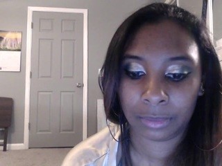 Hunnie naked Live Sex Chat Room